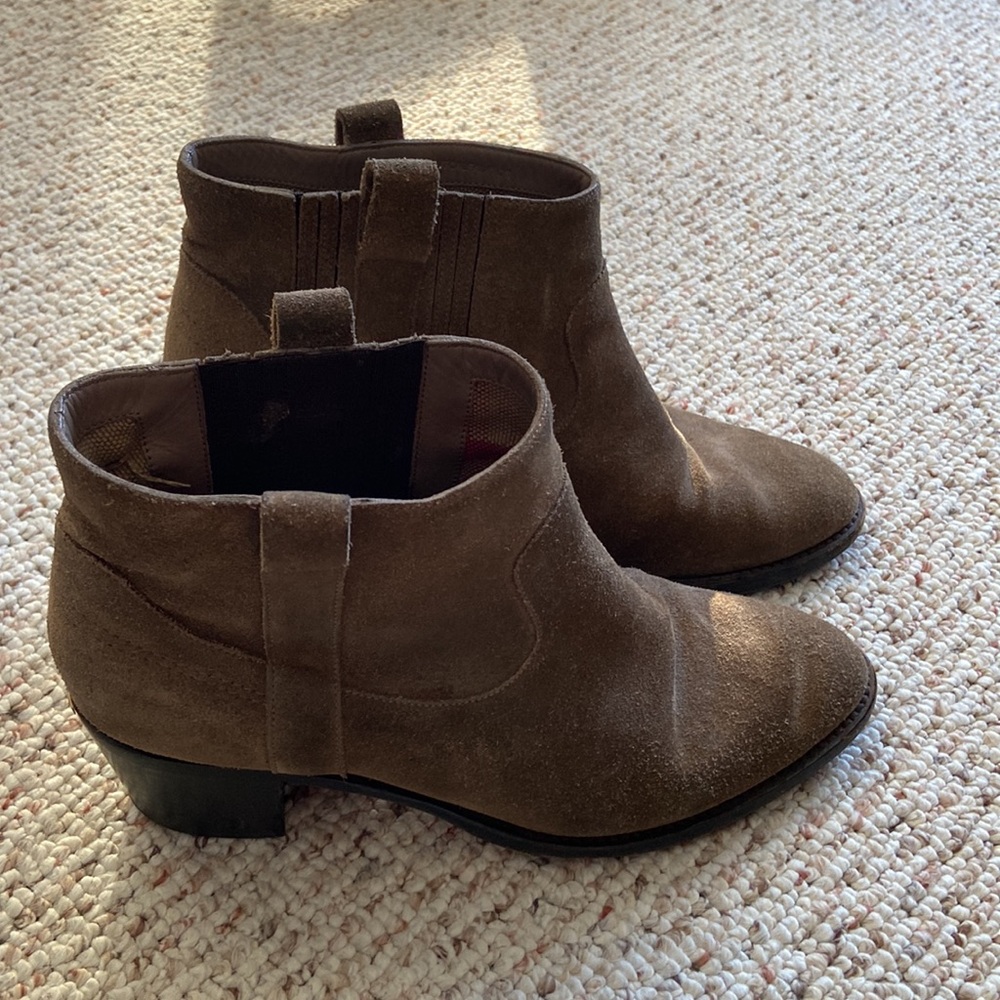 Burberry suede booties size 40.5